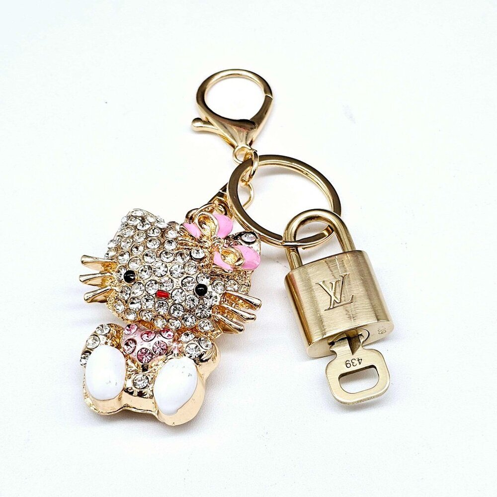 LV Authentic Gold Padlock 🔒 Key Set w/ Unbranded Hello Kitty Keychain Charm